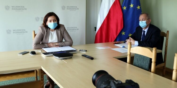 Region: Dodatkowa pomoc dla samorządów.