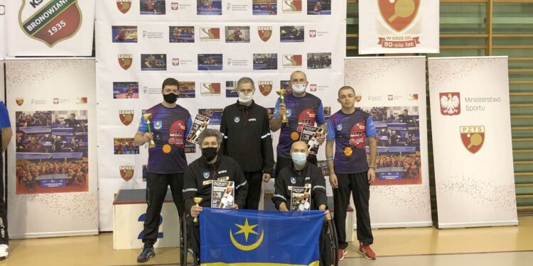 Tarnobrzeg, Kraków. Cztery medale dla tenisistów stołowych IKS Jezioro Tarnobrzeg.