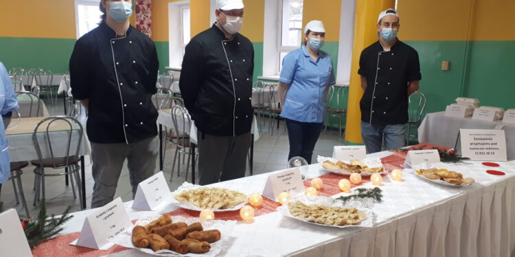 Sandomierz: Szkolna kuchnia teraz dla wszystkich chętnych.