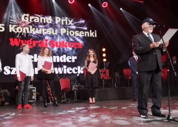 Tarnobrzeg. Aleksander Szwarnowiecki z Grand Prix 25 Konkursu Piosenki Wygraj Sukces