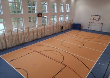Nowa Dęba. Hala sportowa w Chmielowie czeka na użytkowników