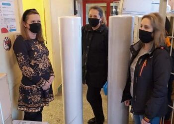 Sandomierz: Szyją fartuchy dla szpitala.