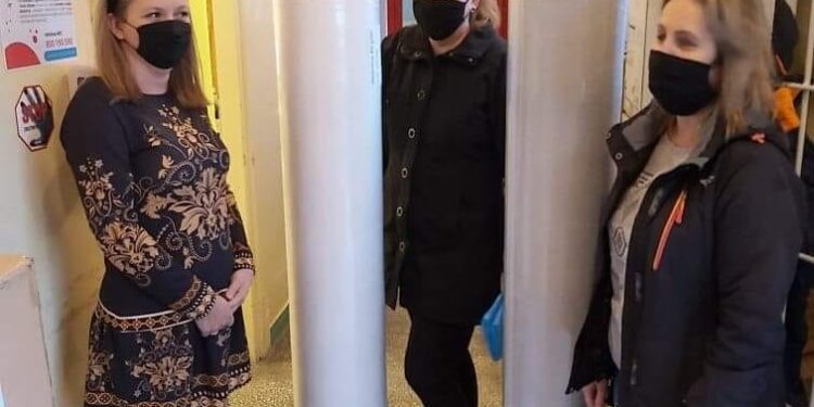 Sandomierz: Szyją fartuchy dla szpitala.