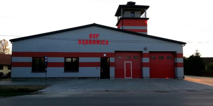 Baranów Sandomierski. Remiza OSP w Dąbrowicy czeka na odbiór