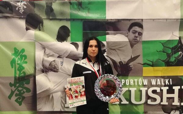 Gorzyce. Mistrzyni w karate trenuje w Gorzycach