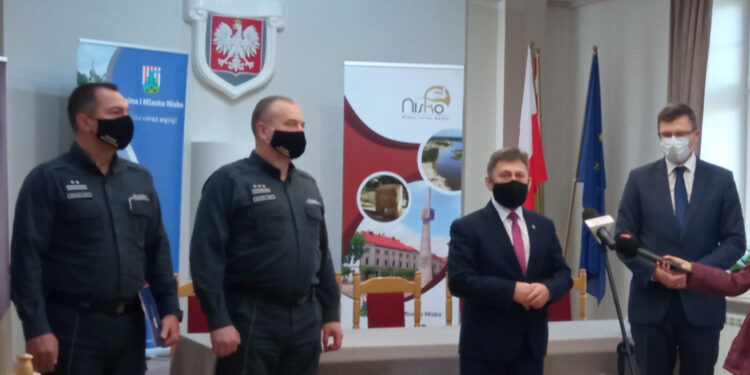 Nisko: Zakład Karny z Rzeszowa dostarczył kolejne tysiące uszytych maseczek