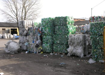 Ożarów: Więcej za śmieci