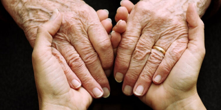 Dębica: Otwarci na pomoc dla seniorów