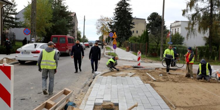 Ostrowiec Św.: Drogowe modernizacje