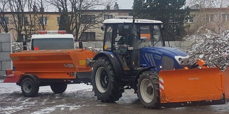 Tarnobrzeg. Zimowe utrzymanie dróg.