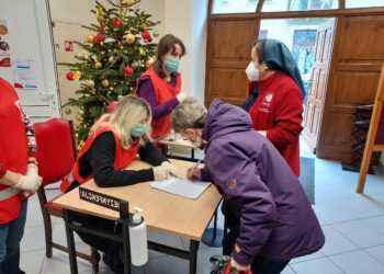 Sandomierz: Ponad 200 paczek świątecznych dla potrzebujących przygotowała Caritas.