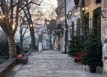 Sandomierz: „W oczekiwaniu na Boże Narodzenie” – świąteczne kalendarium zimowych refleksji.