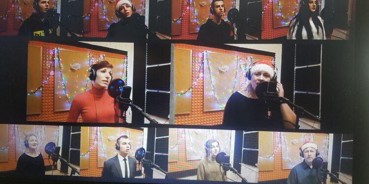 Tarnobrzeg. Nauczyciele i uczniowie z „Górnika” nagrali piosenkę świąteczną.