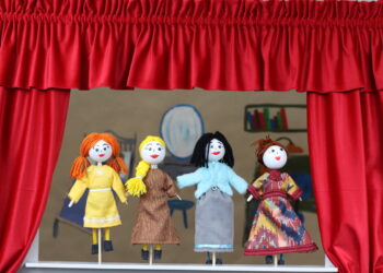 Stalowa Wola: Przyjaźń i teatrzyk kukiełkowy z MBP