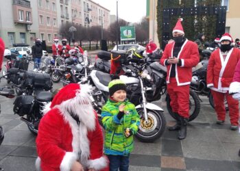 Mielec: Zmotoryzowani święci Mikołajowie.