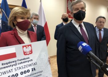 Staszów: 12,5 miliona z Funduszu Inwestycji Lokalnych dla gmin powiatu staszowskiego.