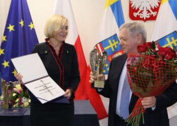 Sandomierz, Kielce: Longin Bokwa – prezes Kopalni Dolomitu w Sandomierzu laureatem nagrody 'Świętokrzyski Anioł Dobroci’.