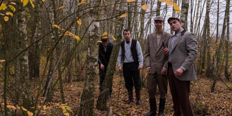 Chobrzany: Uczniowie liceum zagrali w reportażu o Podziemnej Organizacji Wojskowej.