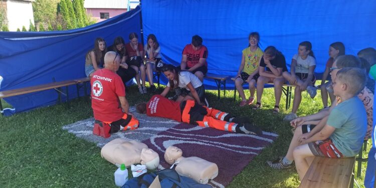 Wygoda, Zawichost: „Umiem – Pomagam”.