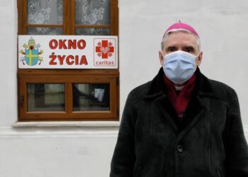 Sandomierz: Biskup Krzysztof Nitkiewicz składa świąteczne życzenia.