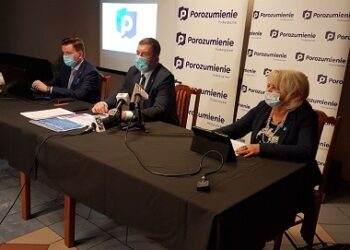 Tarnobrzeg. Liderzy Porozumienia Jarosława Gowina o Tarczy Antykryzysowej.