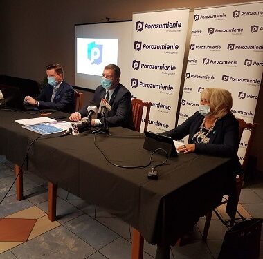 Tarnobrzeg. Liderzy Porozumienia Jarosława Gowina o Tarczy Antykryzysowej.