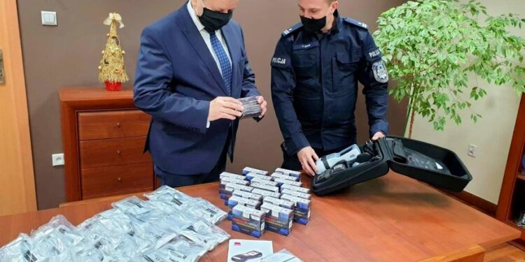 Mielec: Policja otrzymała sprzęt do wykrywania narkotyków