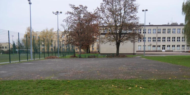 Stalowa Wola: Powstanie boisko wielofunkcyjne przy PSP nr4 i dwa boiska osiedlowe