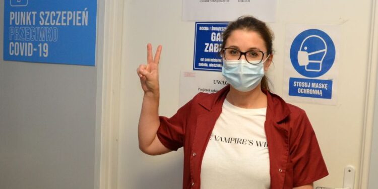 Stalowa Wola: Ruszyły szczepienia na COVID