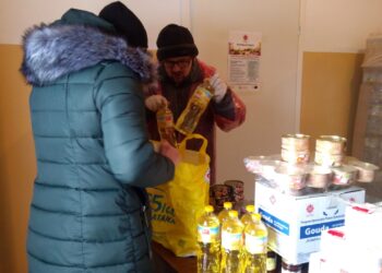 Sandomierz: Rusza wydawanie paczek żywnościowych.