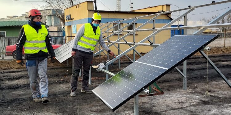 Sandomierz: Ekologia i oszczędności w PEC dzięki panelom fotowoltaicznym.