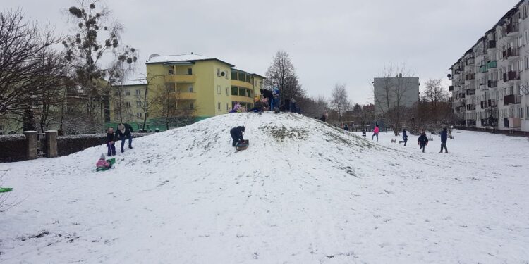 Tarnobrzeg. Zima lubi dzieci.