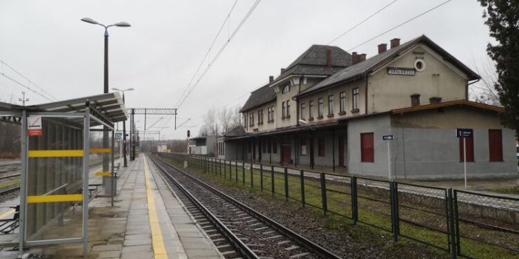 Tarnobrzeg. Przejęcie i remont budynku dworca PKP nie jest obecnie priorytetem dla miasta.