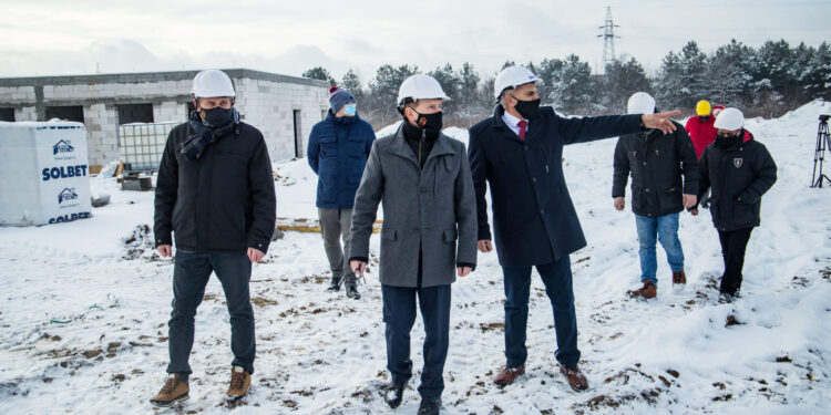 Ostrowiec Św.: Powstaje nowa baza MZK