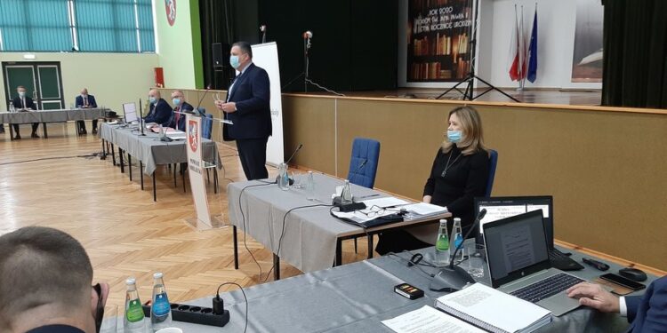 Mielec: Budżet powiatu po emocjonującej debacie- przyjęty