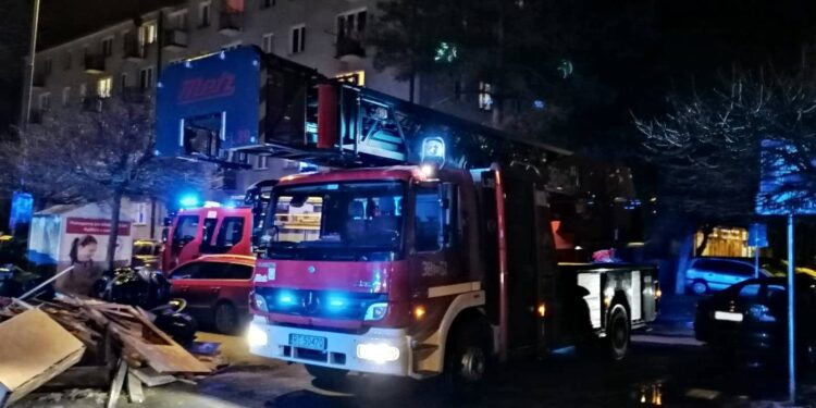 Tarnobrzeg. Pożar i zatrzymanie agresywnego mężczyzny