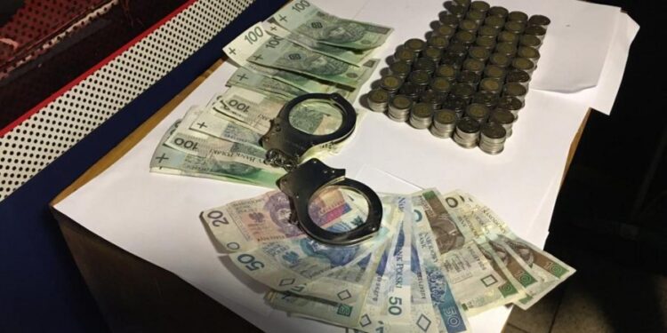 Ostrowiec Św: Nielegalne automaty