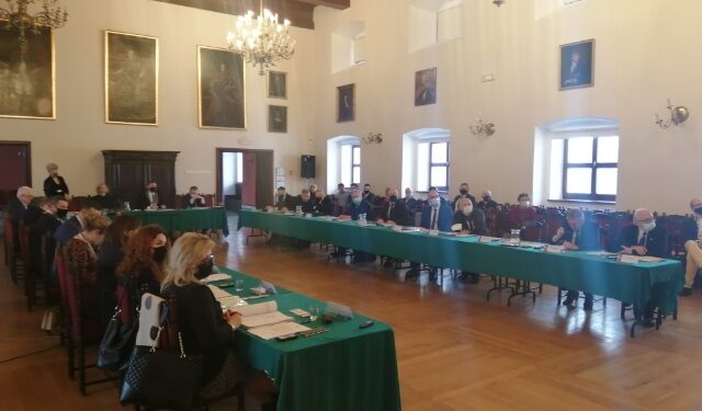 Sandomierz: Radni uchwalili budżet z dziesięciomilionowym deficytem.