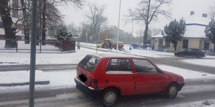 Tarnobrzeg. Odśnieżanie.