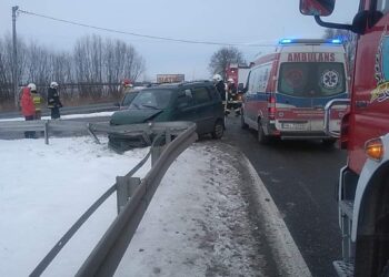 Tarnobrzeg. Zderzenie trzech aut na trasie Tarnobrzeg – Mielec.