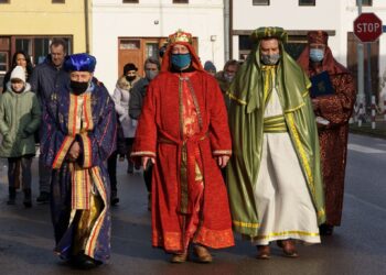 Rudnik nad Sanem: Trzej Królowie przeszli ulicami Rudnika