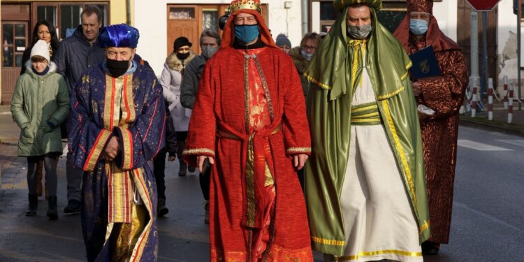 Rudnik nad Sanem: Trzej Królowie przeszli ulicami Rudnika