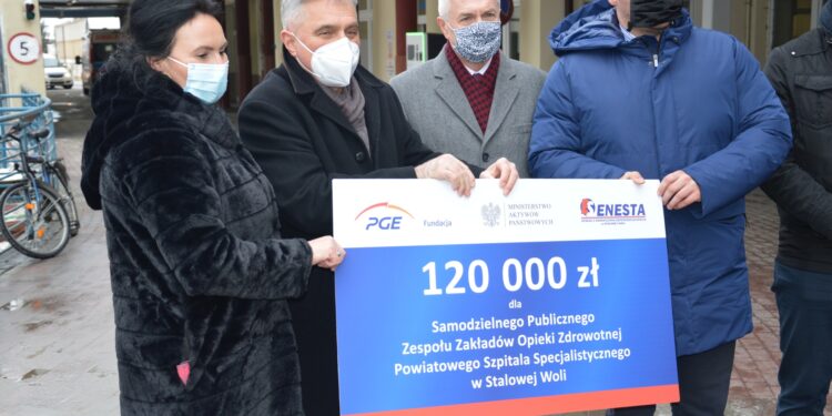 Stalowa Wola: Stalowowolska Enesta wsparła 3 szpitale.