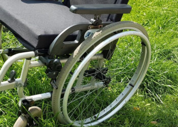 Stalowa Wola: Transport niepełnosprawnych seniorów na szczepienia