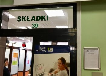 Region. Zwolnienia i postojowe z ZUS.