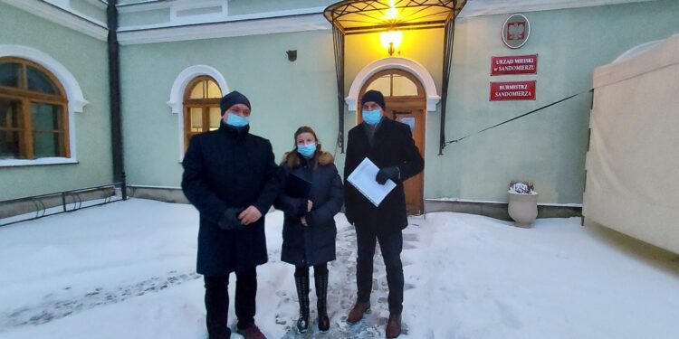 Sandomierz: Spotkanie burmistrza z rodzicami uczniów Szkoły Podstawowej nr 2.