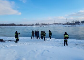 Sandomierz: Woda w Wiśle opada. Jest bezpiecznie.