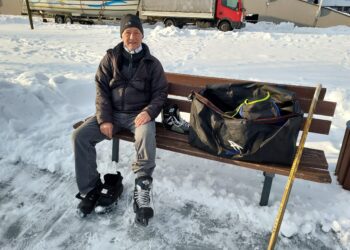 Sandomierz: Na łyżwy? Ślizgawka nad Wisłą i koło Portu Kultury.