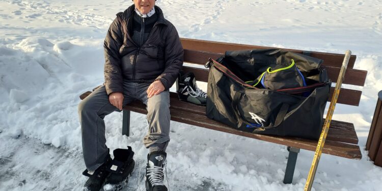 Sandomierz: Na łyżwy? Ślizgawka nad Wisłą i koło Portu Kultury.