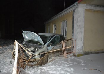 Barnów Sandomierski. Na zmianę prowadzili jedno auto. Obaj byli pijani.